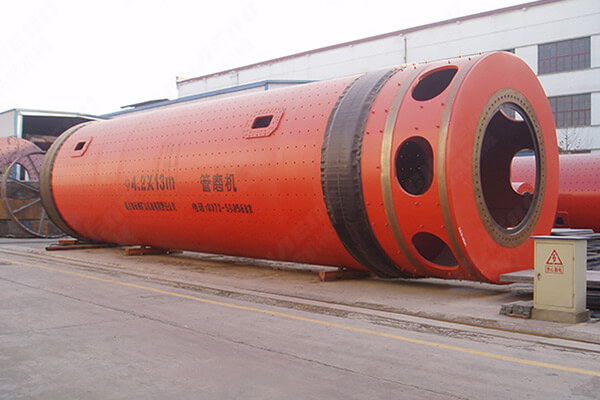 新疆阿克蘇水泥廠引進12臺水泥球磨機
