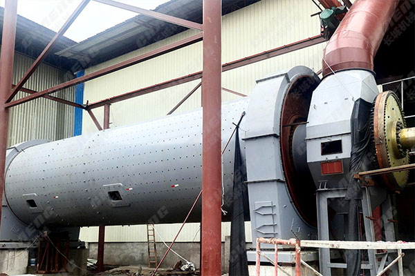 廣西φ3.8m水泥磨項目安裝現(xiàn)場