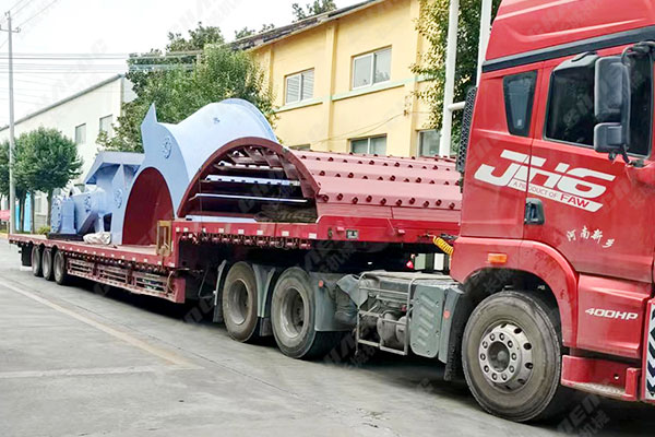 湖北年產60萬噸鋼渣線搖臂、磨輥等發貨